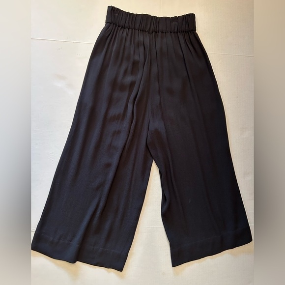 Madewell pull on wide leg crop pant with hand pockets in true black Sz-XS.  F4 - Picture 10 of 14